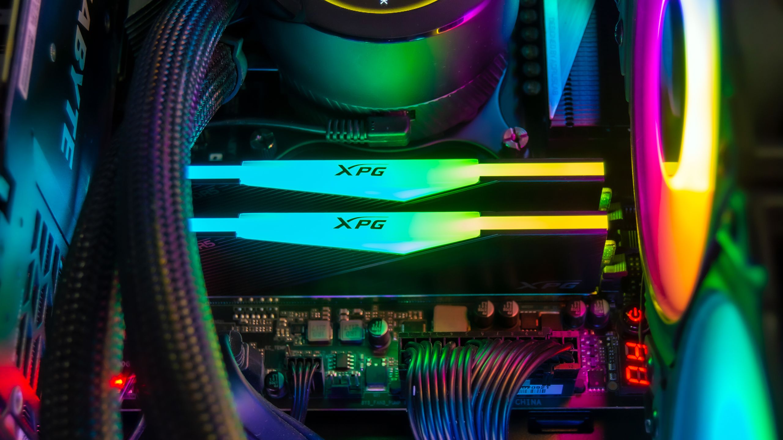 مراجعة ذاكرة XPG Lancer RGB DDR5 بتردد 6000 MT/s